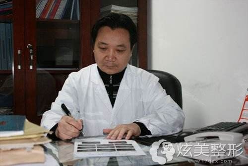 福建医科大学附属医院整形美容外科主任王彪医生
